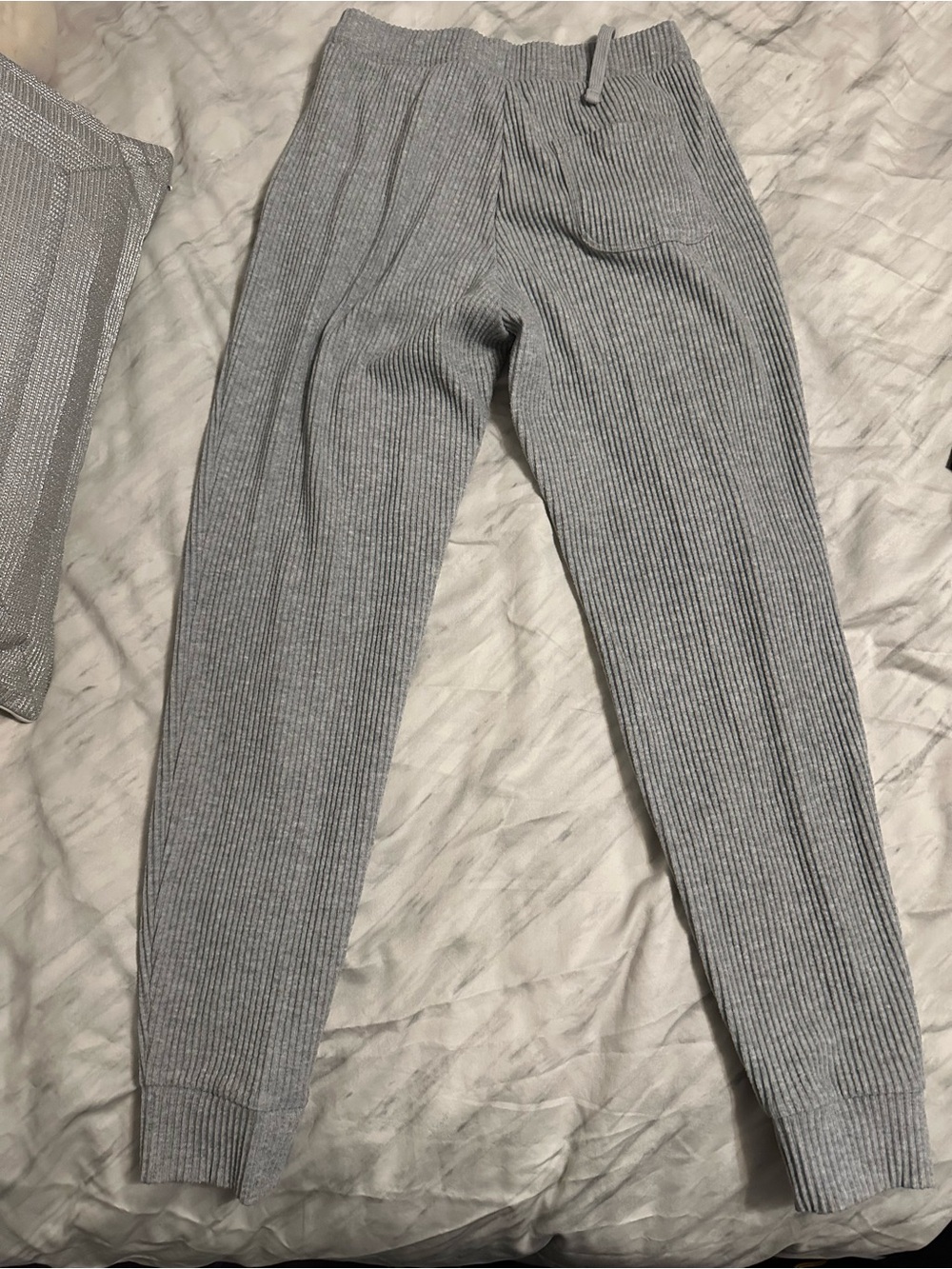 ALO Muse Light Gray Ribbed Drawstring Joggers - Picture 2 of 3